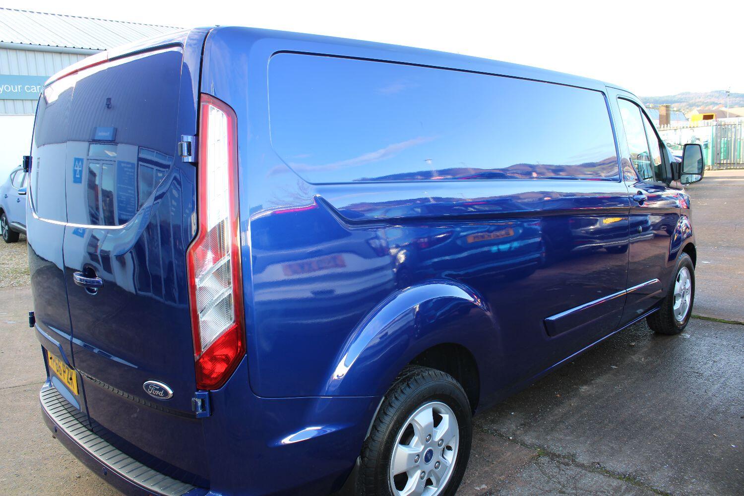 Used FORD TRANSIT CUSTOM 2016 Blue in Minehead, Somerset Beaver Garages